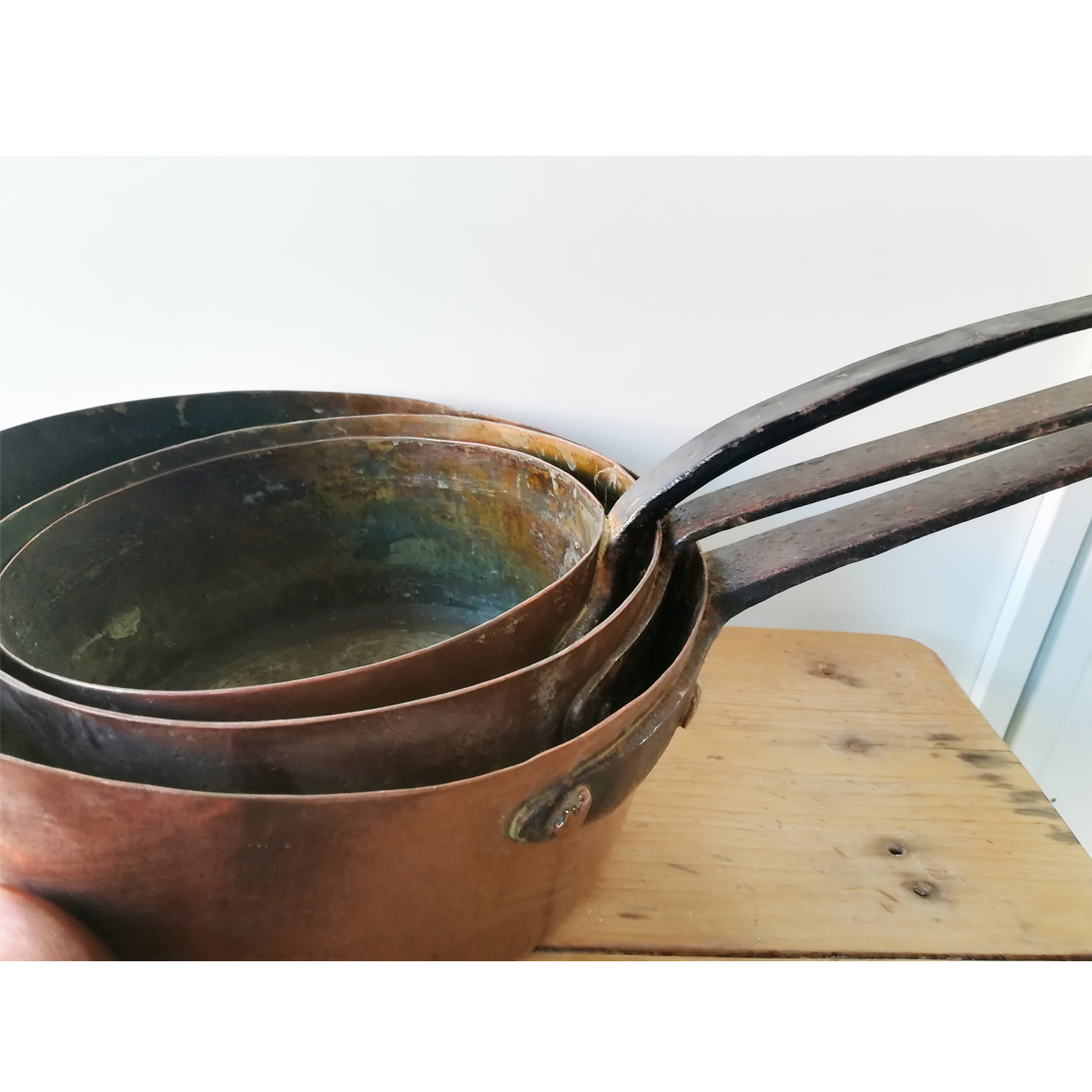 Set of four Spanish heavy copper saucepans 19th.Century Modernism